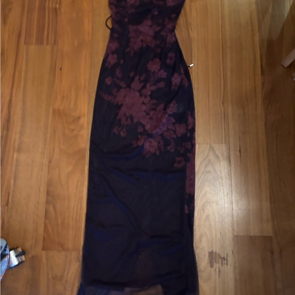 AIZA Grape Floral Print Maxi Dress House of CB - Picture 4 of 6